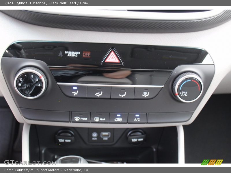 Black Noir Pearl / Gray 2021 Hyundai Tucson SE