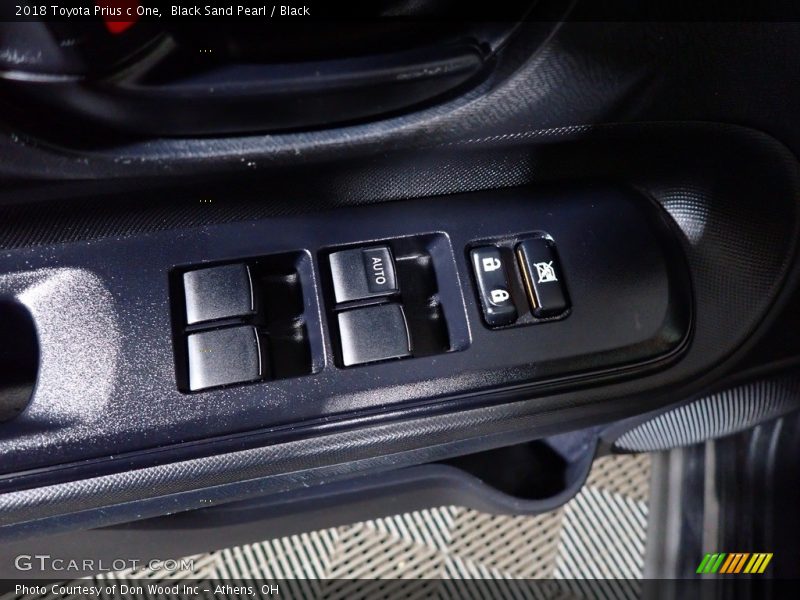 Black Sand Pearl / Black 2018 Toyota Prius c One