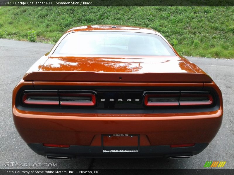 Sinamon Stick / Black 2020 Dodge Challenger R/T