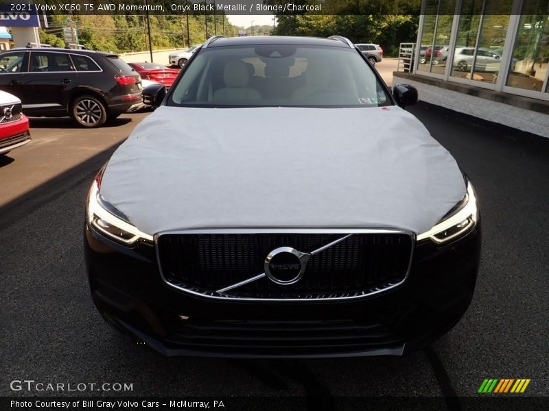 Onyx Black Metallic / Blonde/Charcoal 2021 Volvo XC60 T5 AWD Momentum
