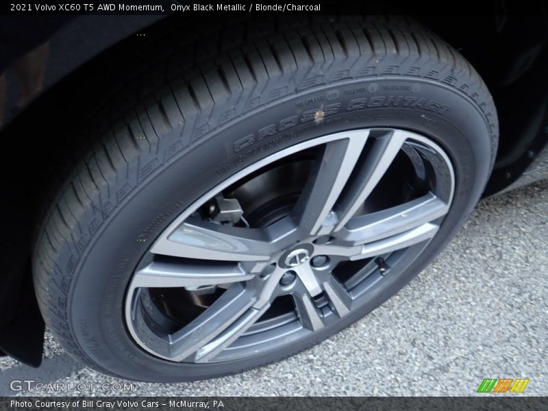 Onyx Black Metallic / Blonde/Charcoal 2021 Volvo XC60 T5 AWD Momentum