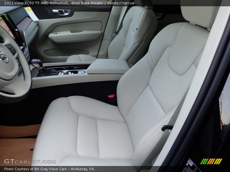 Onyx Black Metallic / Blonde/Charcoal 2021 Volvo XC60 T5 AWD Momentum