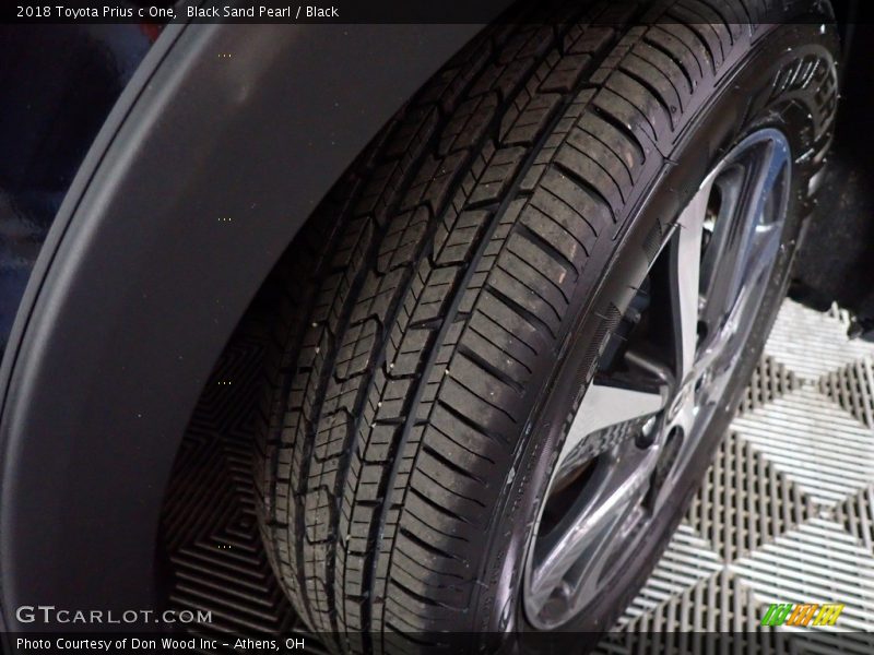 Black Sand Pearl / Black 2018 Toyota Prius c One