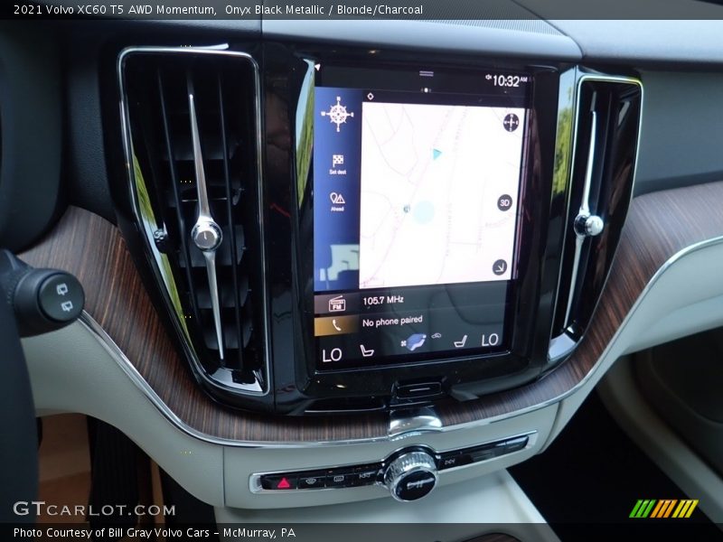 Onyx Black Metallic / Blonde/Charcoal 2021 Volvo XC60 T5 AWD Momentum