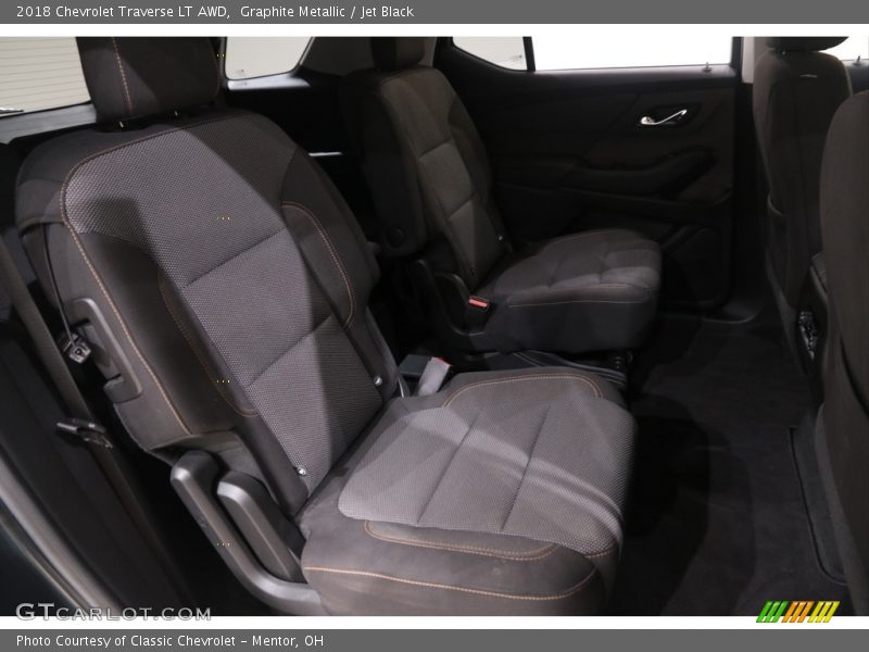 Graphite Metallic / Jet Black 2018 Chevrolet Traverse LT AWD