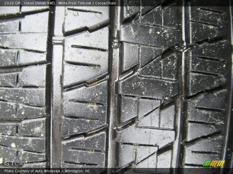 White Frost Tintcoat / Cocoa/Shale 2019 GMC Yukon Denali 4WD