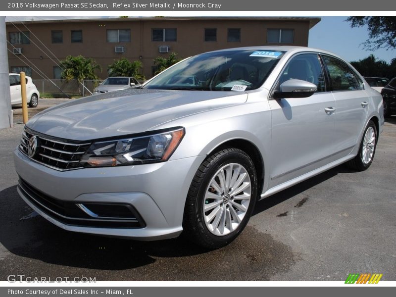  2016 Passat SE Sedan Reflex Silver Metallic