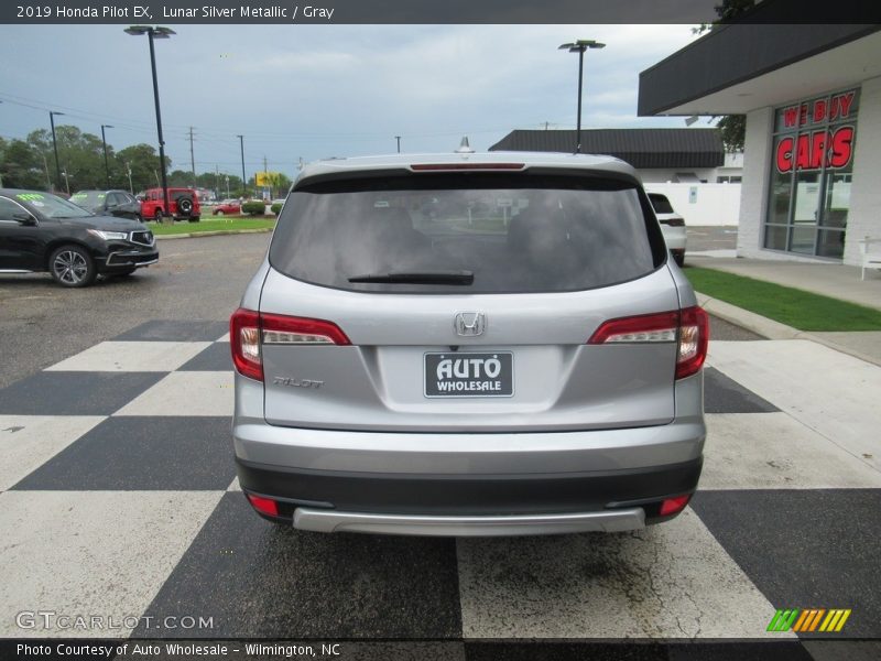 Lunar Silver Metallic / Gray 2019 Honda Pilot EX