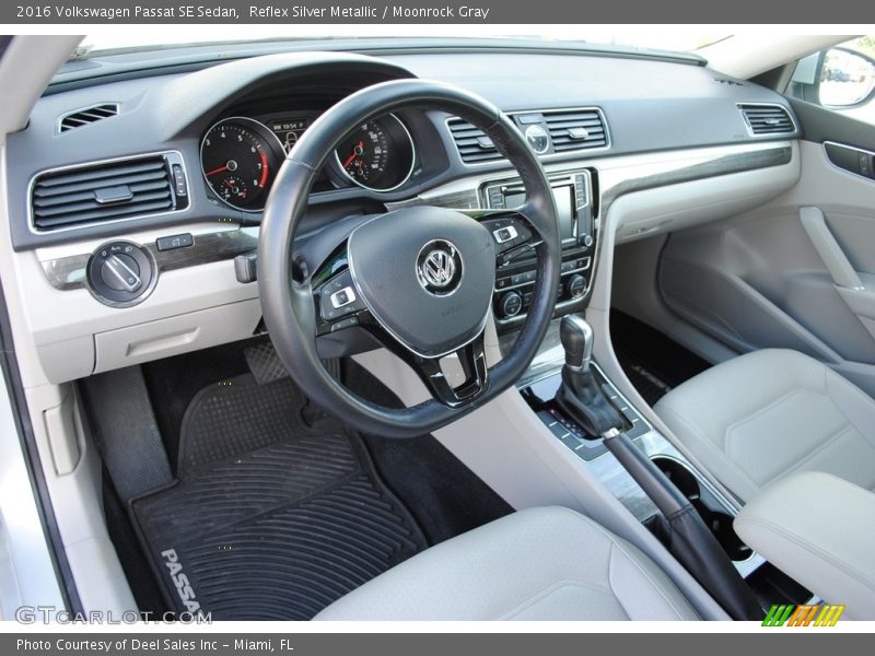  2016 Passat SE Sedan Moonrock Gray Interior