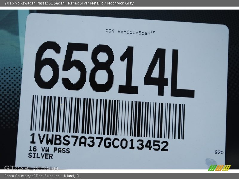 Reflex Silver Metallic / Moonrock Gray 2016 Volkswagen Passat SE Sedan