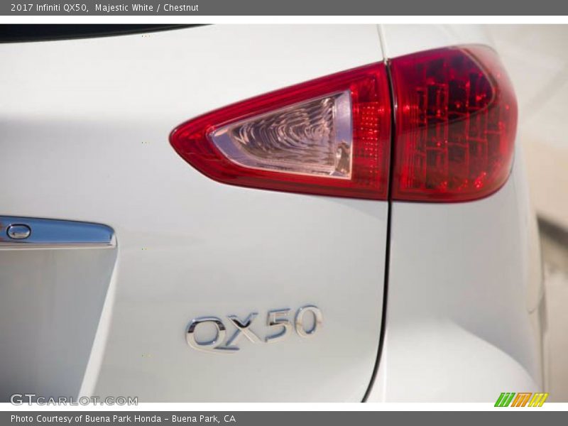 Majestic White / Chestnut 2017 Infiniti QX50