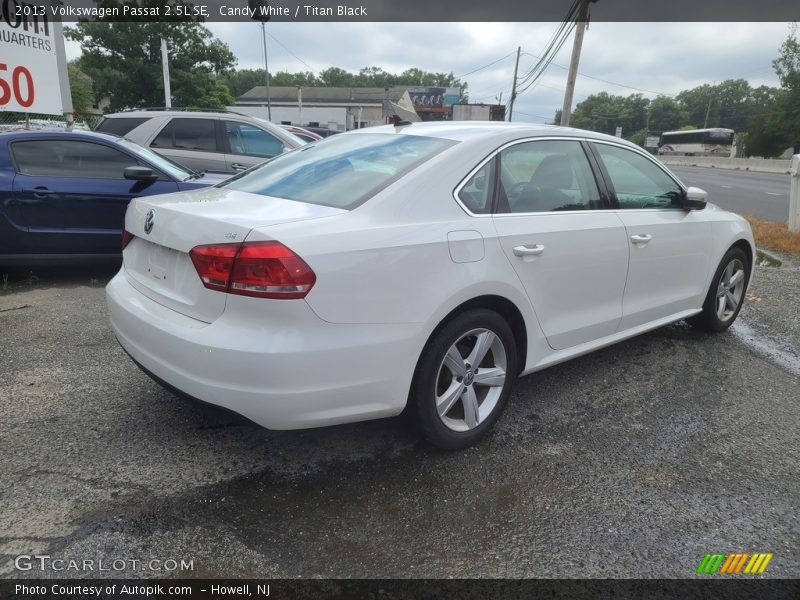 Candy White / Titan Black 2013 Volkswagen Passat 2.5L SE