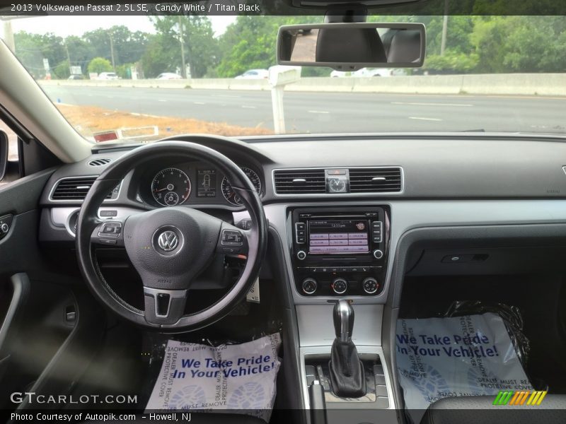 Candy White / Titan Black 2013 Volkswagen Passat 2.5L SE