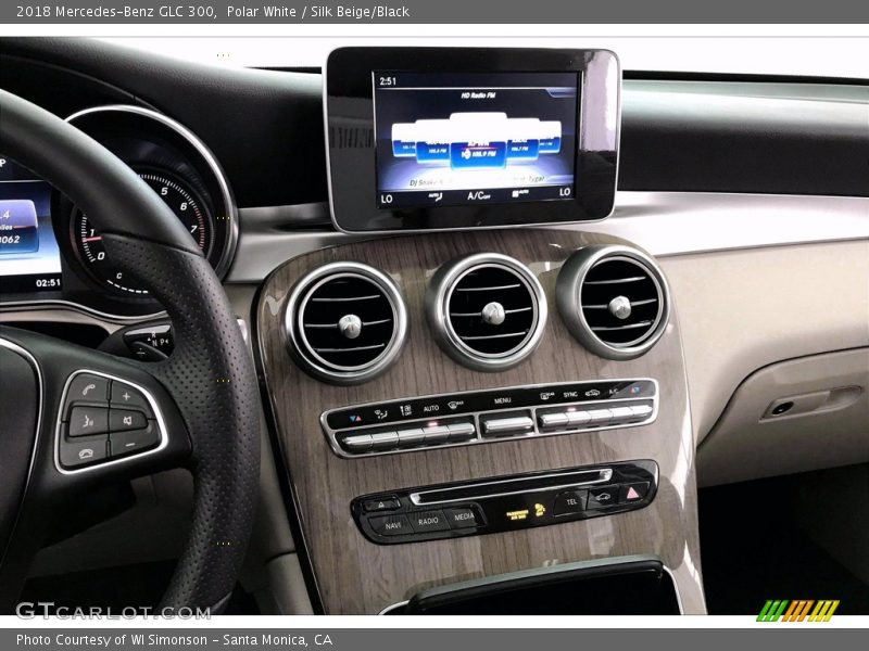 Polar White / Silk Beige/Black 2018 Mercedes-Benz GLC 300