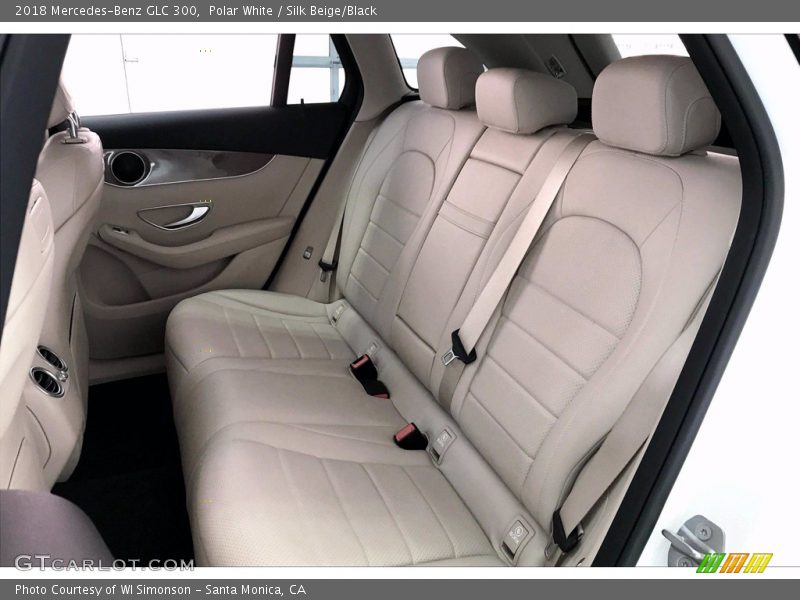 Polar White / Silk Beige/Black 2018 Mercedes-Benz GLC 300