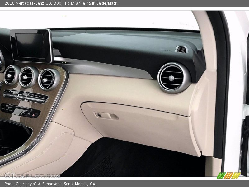 Polar White / Silk Beige/Black 2018 Mercedes-Benz GLC 300