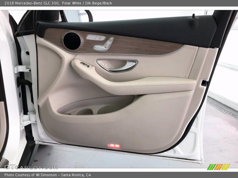 Polar White / Silk Beige/Black 2018 Mercedes-Benz GLC 300
