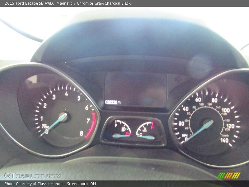 Magnetic / Chromite Gray/Charcoal Black 2019 Ford Escape SE 4WD