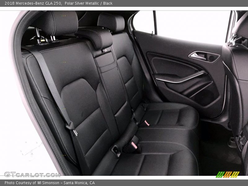 Polar Silver Metallic / Black 2018 Mercedes-Benz GLA 250
