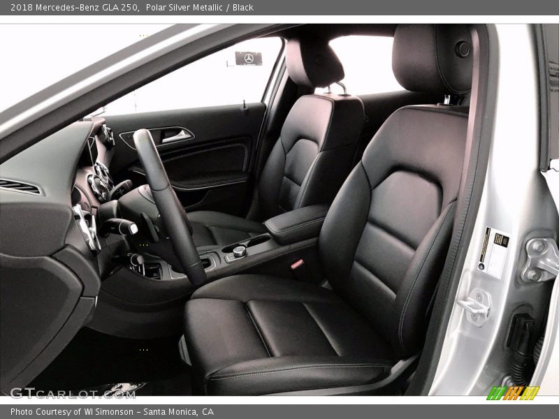 Polar Silver Metallic / Black 2018 Mercedes-Benz GLA 250