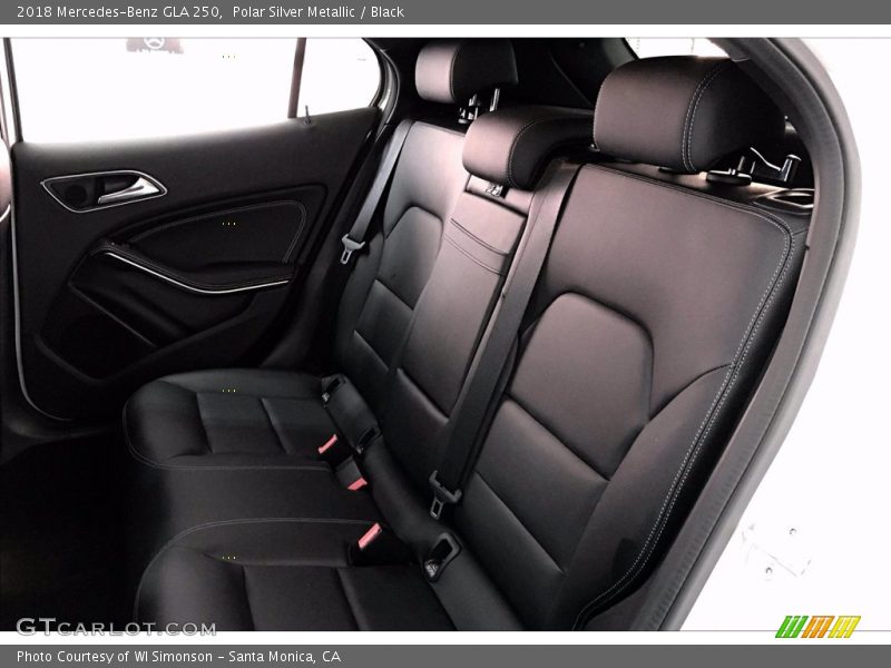 Polar Silver Metallic / Black 2018 Mercedes-Benz GLA 250
