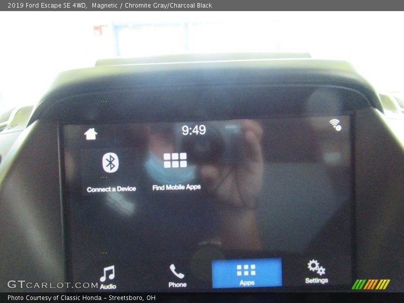 Magnetic / Chromite Gray/Charcoal Black 2019 Ford Escape SE 4WD