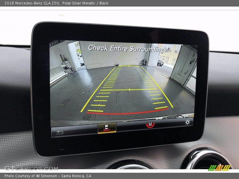 Polar Silver Metallic / Black 2018 Mercedes-Benz GLA 250