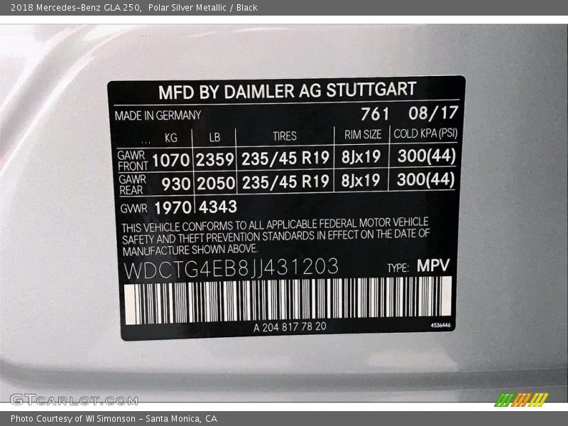 Polar Silver Metallic / Black 2018 Mercedes-Benz GLA 250