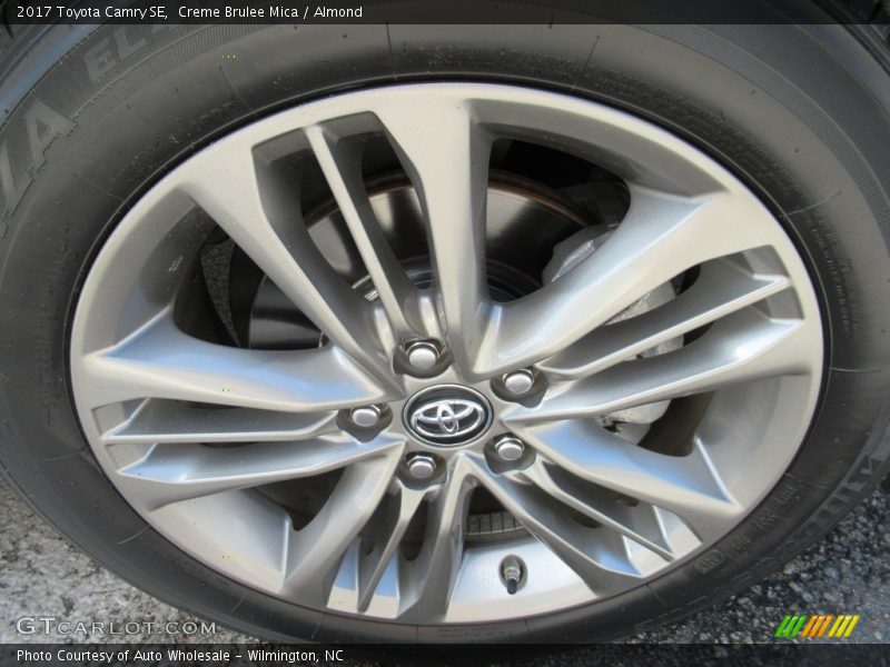Creme Brulee Mica / Almond 2017 Toyota Camry SE