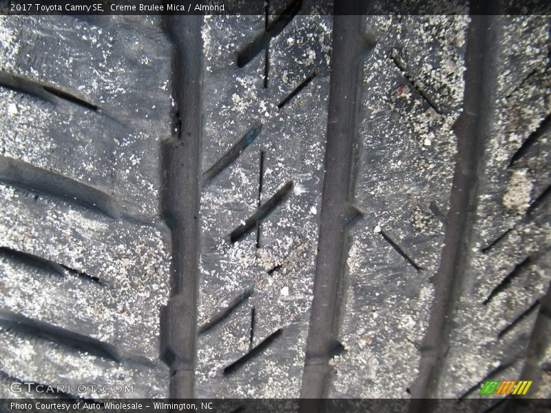 Creme Brulee Mica / Almond 2017 Toyota Camry SE