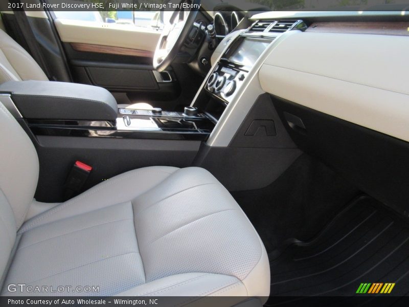 Fuji White / Vintage Tan/Ebony 2017 Land Rover Discovery HSE