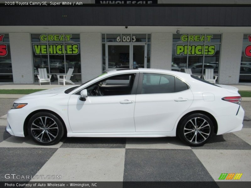 Super White / Ash 2018 Toyota Camry SE