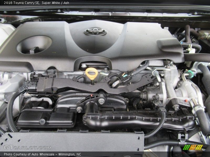 Super White / Ash 2018 Toyota Camry SE