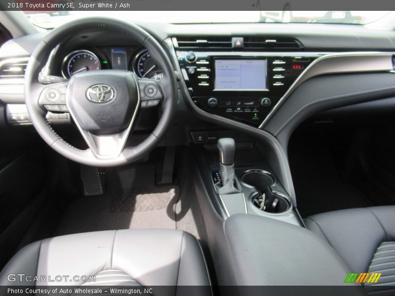 Super White / Ash 2018 Toyota Camry SE