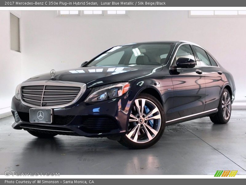 Front 3/4 View of 2017 C 350e Plug-in Hybrid Sedan