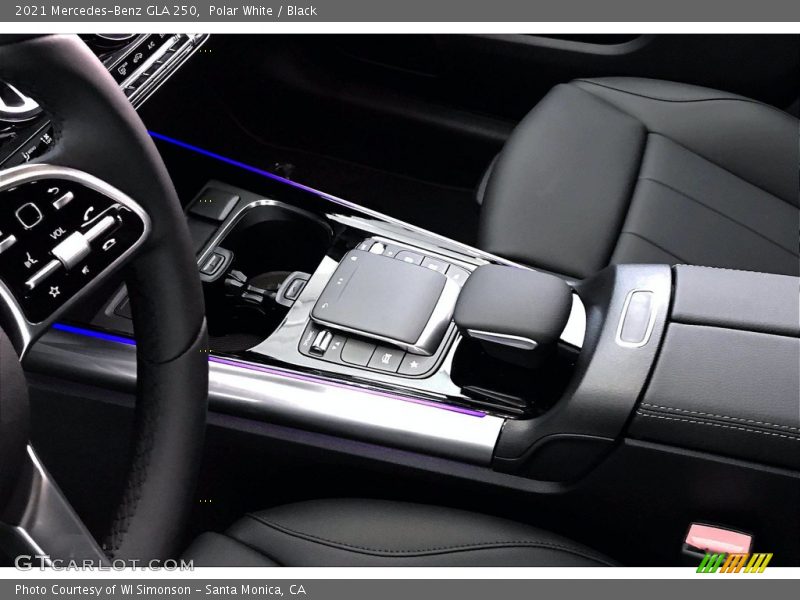 Polar White / Black 2021 Mercedes-Benz GLA 250