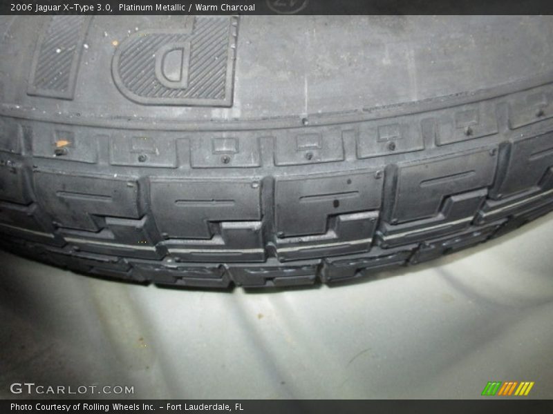 Platinum Metallic / Warm Charcoal 2006 Jaguar X-Type 3.0