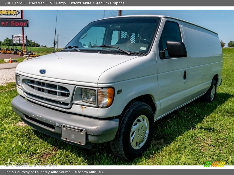 Front 3/4 View of 2001 E Series Van E150 Cargo