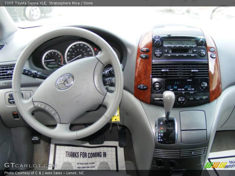 Stratosphere Mica / Stone 2005 Toyota Sienna XLE