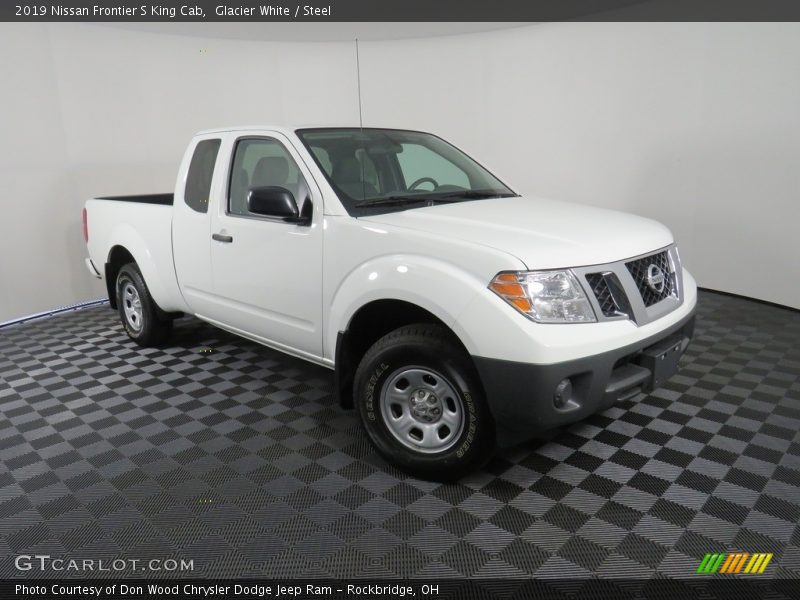 Front 3/4 View of 2019 Frontier S King Cab