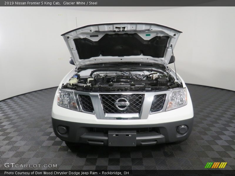 Glacier White / Steel 2019 Nissan Frontier S King Cab