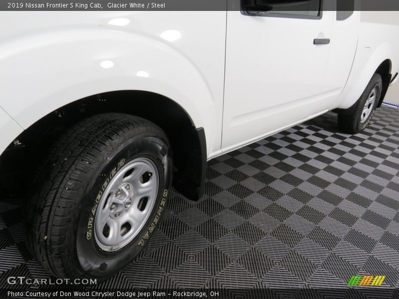 Glacier White / Steel 2019 Nissan Frontier S King Cab