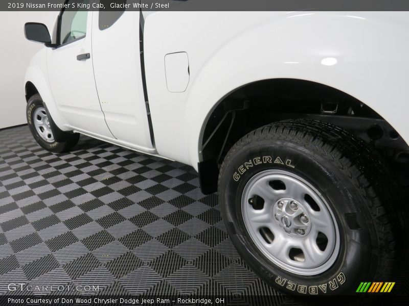 Glacier White / Steel 2019 Nissan Frontier S King Cab