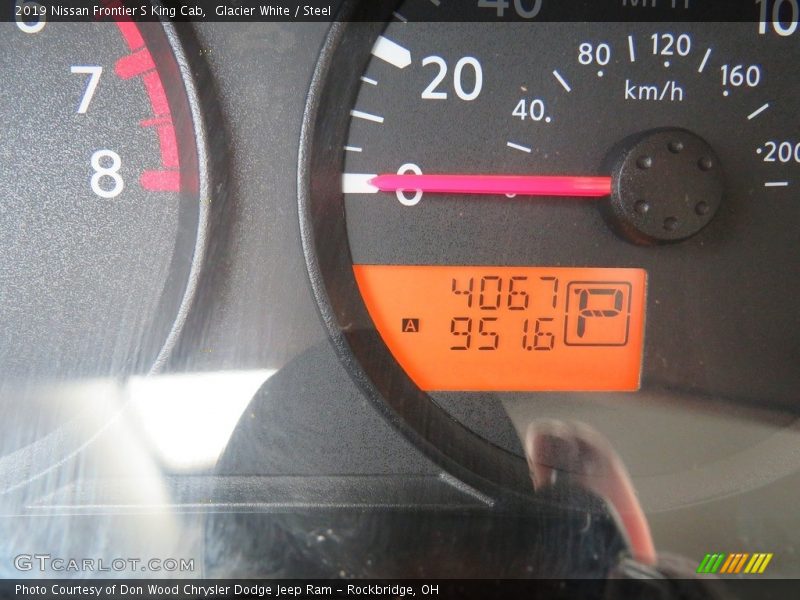Glacier White / Steel 2019 Nissan Frontier S King Cab