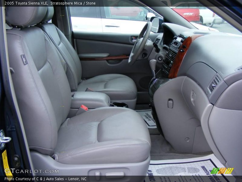 Stratosphere Mica / Stone 2005 Toyota Sienna XLE