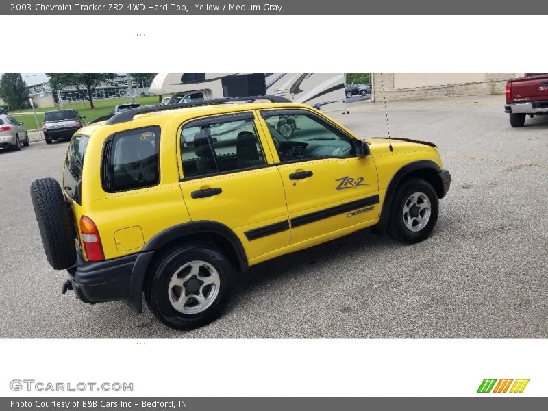 Yellow / Medium Gray 2003 Chevrolet Tracker ZR2 4WD Hard Top