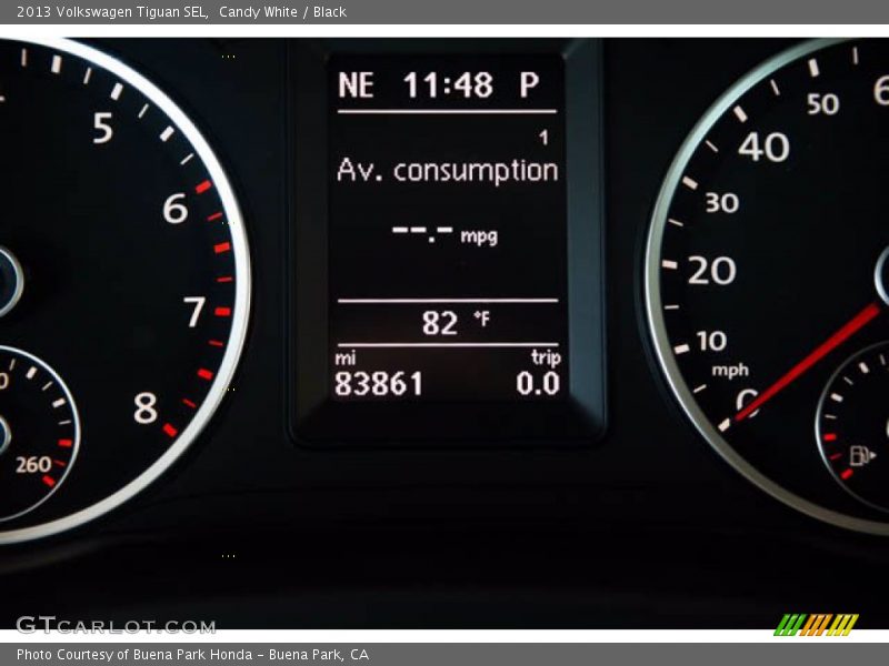 Candy White / Black 2013 Volkswagen Tiguan SEL