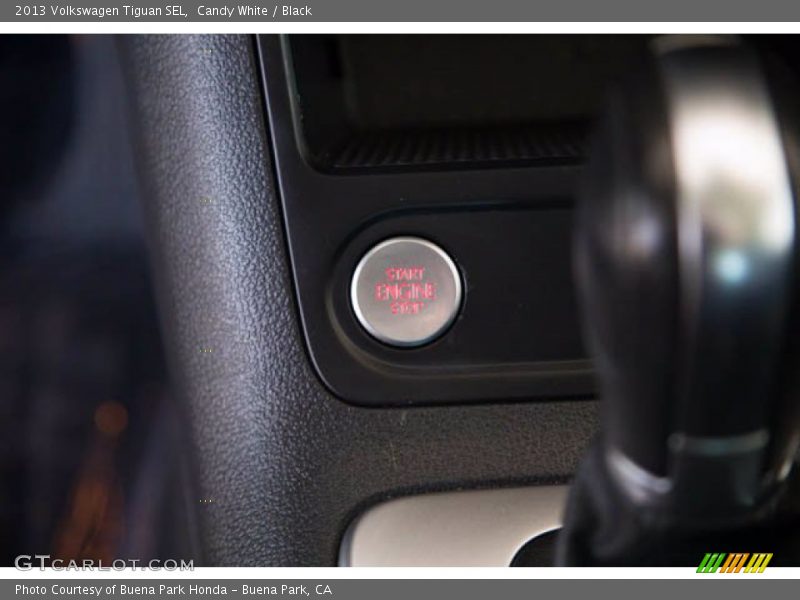 Candy White / Black 2013 Volkswagen Tiguan SEL