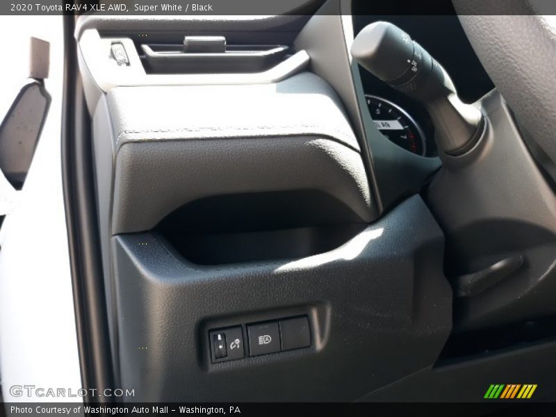 Super White / Black 2020 Toyota RAV4 XLE AWD