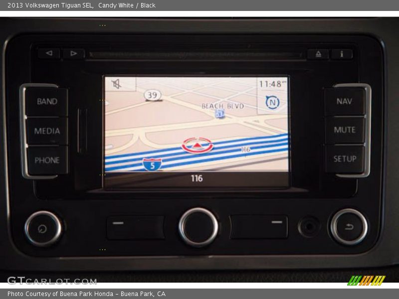 Candy White / Black 2013 Volkswagen Tiguan SEL